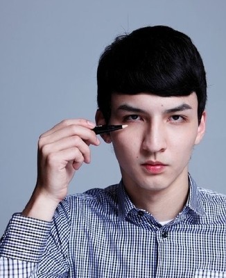 化妆学校教大家打造帅气逼人的高富帅